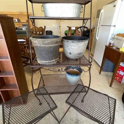097-GAR: Metal Baker’s Rack & Side Tables
