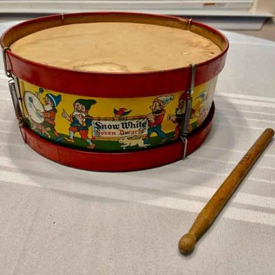 013-LR: Vintage Snow White Seven Dwarfs Tin Drum
