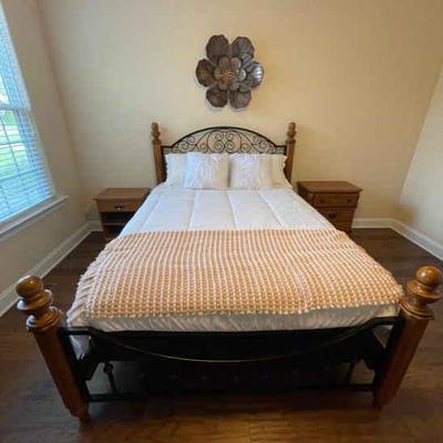 022-BR2: Queen-Sized Bed 