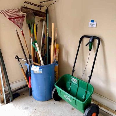 111-GAR: Yard and Garden Lot #2 