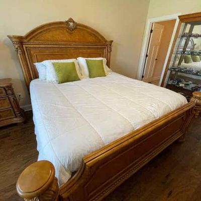 019-BR1: King-Sized Bed 