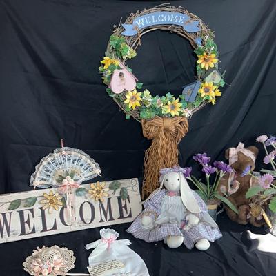 BE321 Welcome Decor