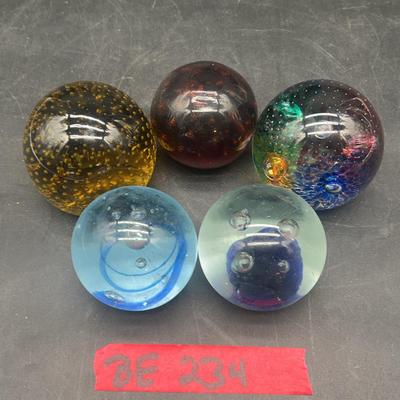 BE234 Bubbles In Glass Paperweights (5)
