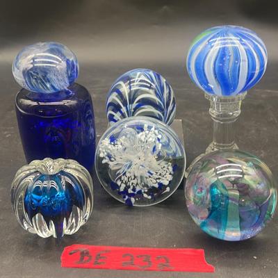 BE232 Set Of 7 Blue Paperweights