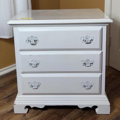BE300 White Painted Nightstand 
