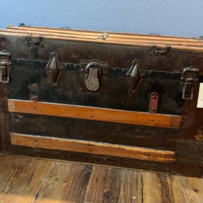 BE112 Steamer Trunk