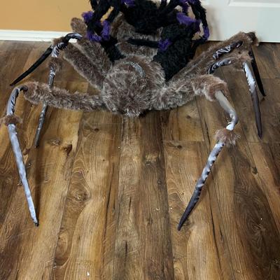 BE360 Giant Spider For Halloween