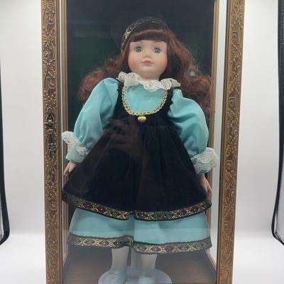 BE137 17” Dolls Of The World- Irish Porcelain Vintage Doll