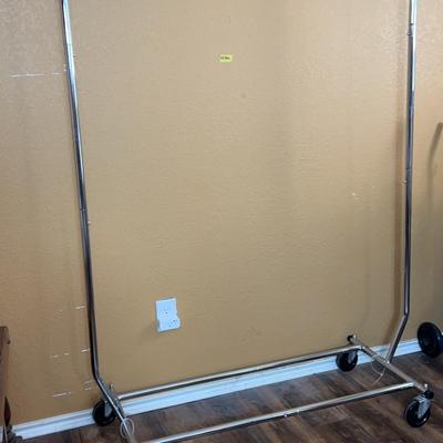 BE386 Rolling Clothing Rack