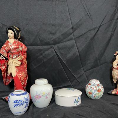 BE352 Bunraku Puppets And Other Decor