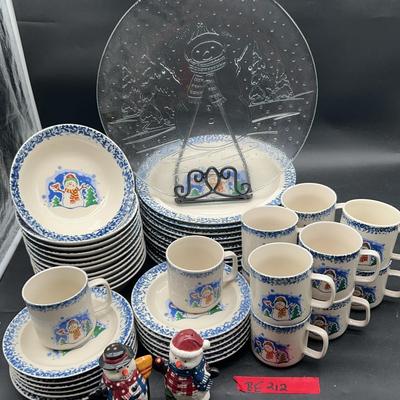 BE212 Snowman Dishes For The Holidays 