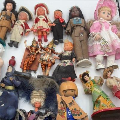 BE155 Collectible Dolls