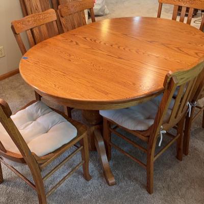 Dining Room Table And Chairs 