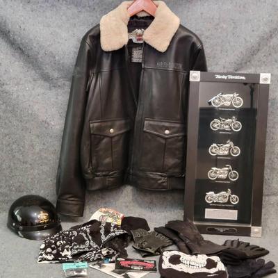 Harley-Davidson Riding Lot – Size L Leather Jacket, Helmet, Gloves, Bandanas & Collectible Display