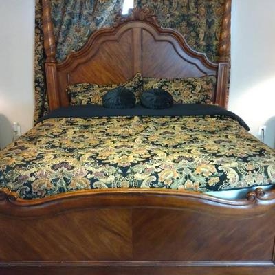 King Sized Bed On Wood Poster Frame