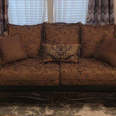 Hughes Sofa