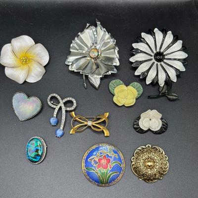 Vintage Pins 