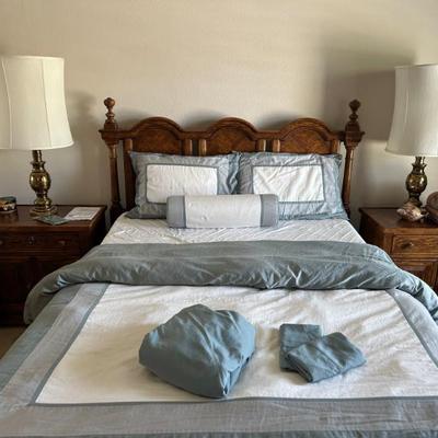 Beautiful six piece bedroom suite by Century.