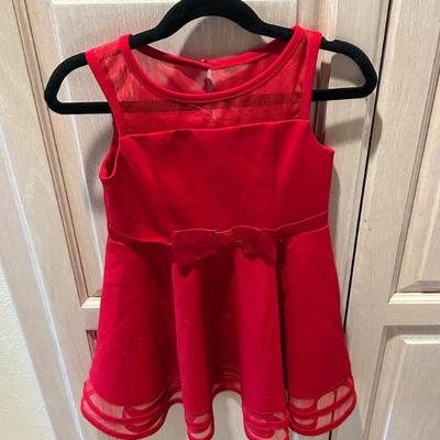 Large collection of children’s clothing. 