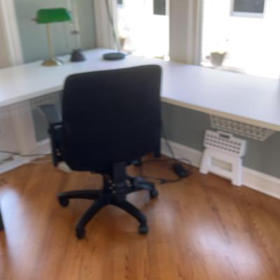 Desk, Chair & 3 Desk Lamps