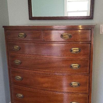 Heritage Henrendon 5-Drawer Dresser & Retangular Mirror