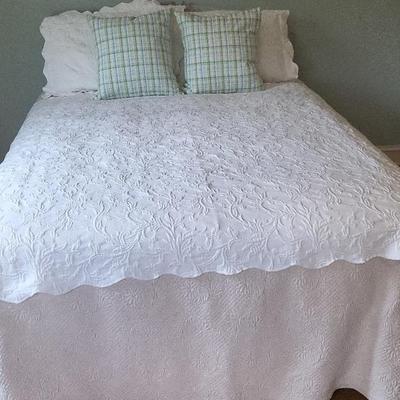Adjustable Full Size Bed With Sealy Mattress