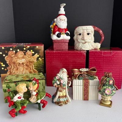 Ceramic Christmas Collectibles w/ Fitz & Floyd, Lefton Japan Kissing Shelf Sitters, Etc