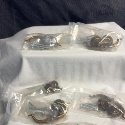 BE624 Set Of 6 Drawer Pulls