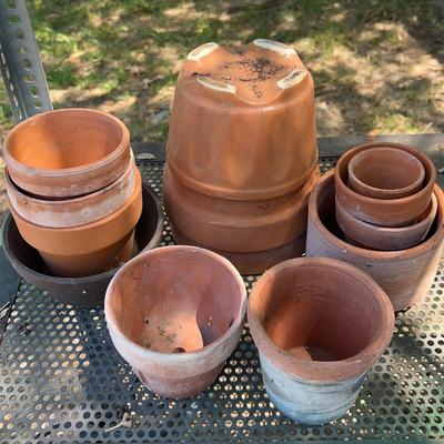 BE845 Terra-Cotta And Ceramic Pots