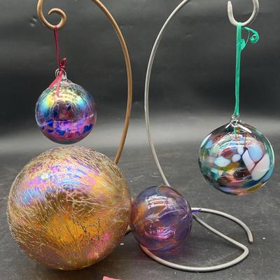 BE915 Collection Of 4 Glass Orbs