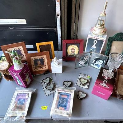 BE719 Picture Frames, Music Box, Avon & Collectibles!!
