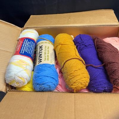 BE621 Yards Of Yarn! 