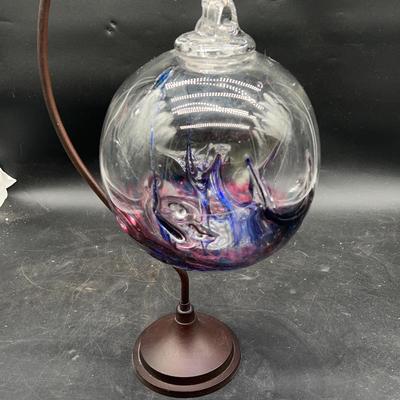 BE924 Large Red/Purple Orb With Stand 