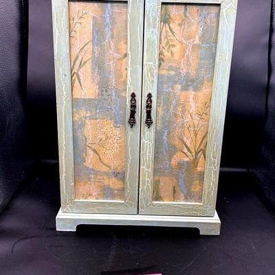 BE545 Handpainted Display Cabinet For Jewelry/Keepsakes!