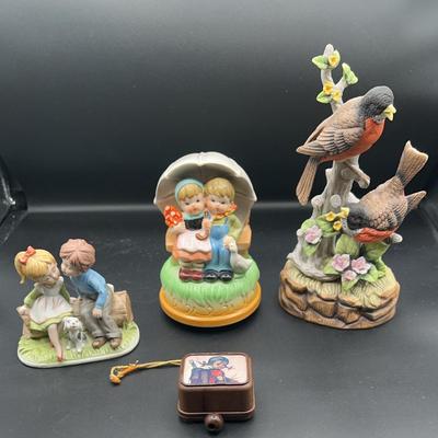BE668 Boy & Girl, Birds Music Box 