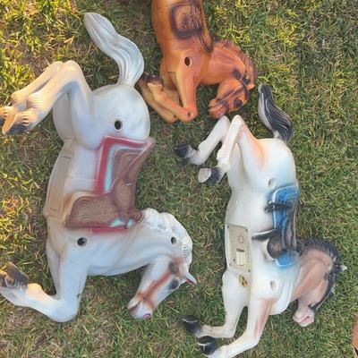BE701 Vintage Carousel Horses Set Of Three