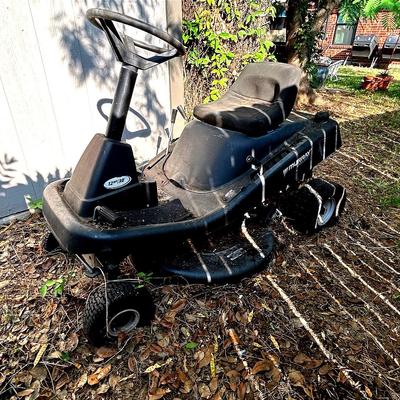 BE881 Murray Select Driving Lawnmower W/Briggs & Stratton Engine