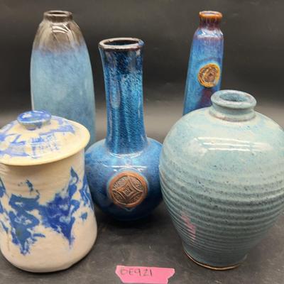 BE921 Collection Of Blue Pottery