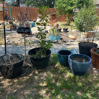 BE840 Bird Feeder & 6 Garden Pots & Wind Chime