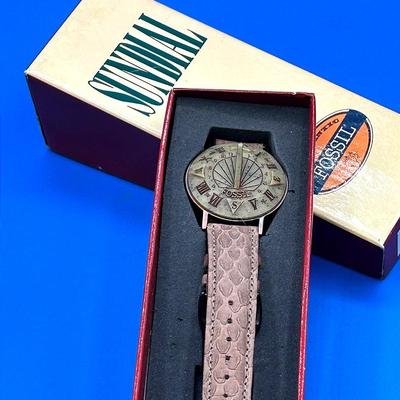 BE929 Fossil Sundial Watch w Genuine Leather Band!!