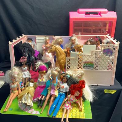 BE657 90’s Barbie Doll House 