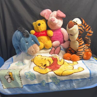 BE638 Pooh & Friends 