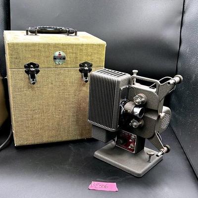 BE506 Kodak Kodascope Eight-33 8mm film projector W/ Case