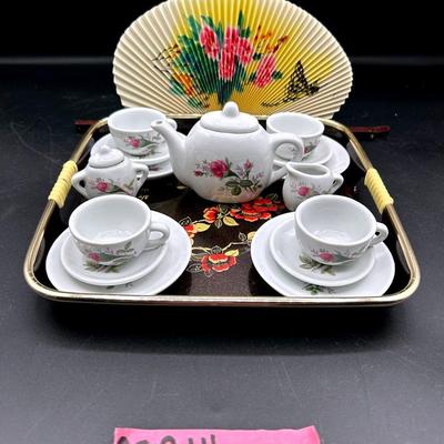 BE914 Miniature Porcelain Mini Tea Set Rose Dollhouse