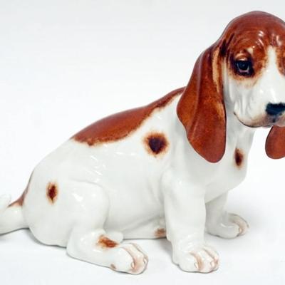Sale Photo Thumbnail #36: 1036	BOEHM PORCELAIN BASSETT HOUND DOG FIGURE, APPROXIMATELY 6 IN H
