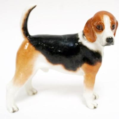 Sale Photo Thumbnail #47: 1047	BOEHM PORCELAIN BEAGLE DOG FIGURE, APPROXIMATELY 7 IN X 3 IN X 6 1/2 IN H
