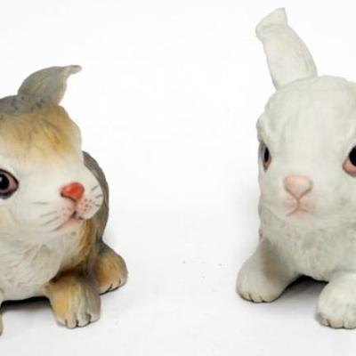 Sale Photo Thumbnail #51: 1051	2 BOEHM PORCELAIN RABBIT FIGURES, EACH APPROXIMATELY 3 1/4 IN H
