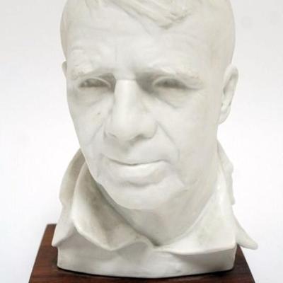 Sale Photo Thumbnail #77: 1077	PARIAN BUST OF ROBERT FROST, PARIAN PORCELAIN CO. TRENTON, NJ, APPROXIMATELY 9 IN H
