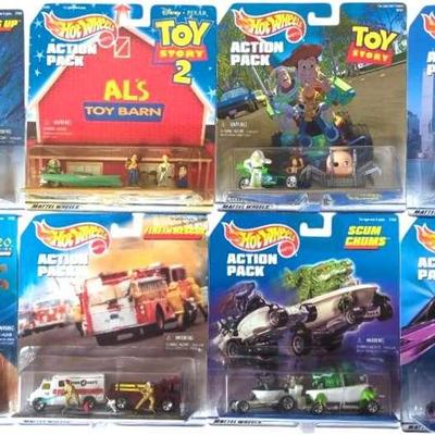 8 Hot Wheels Action Packs