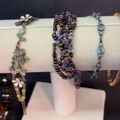 Bracelets 